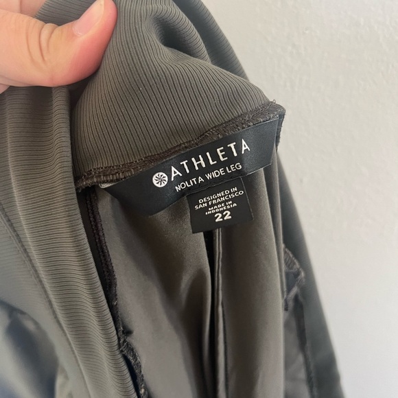 Athleta Nolita Wide Leg Green Pull-On Athletic Pants Size 22 - Picture 4 of 14